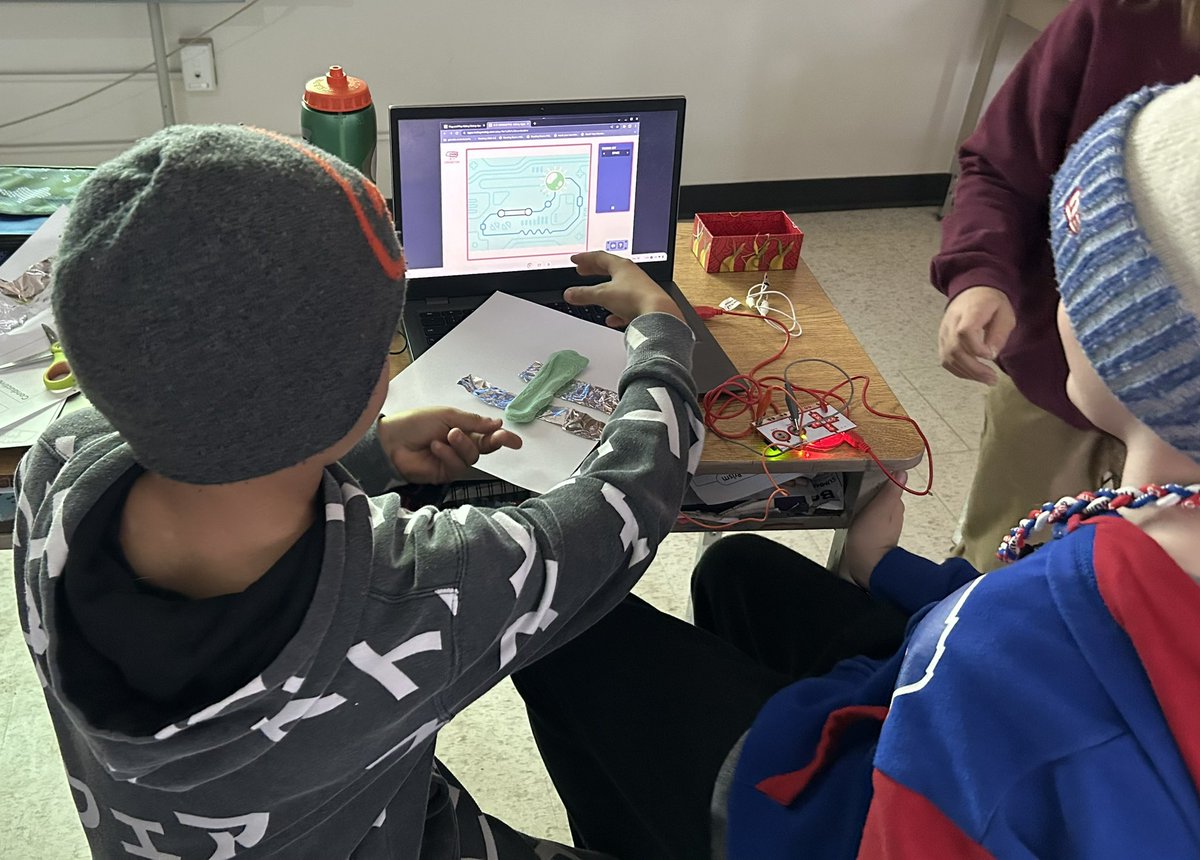 Heather Thomson tweet media