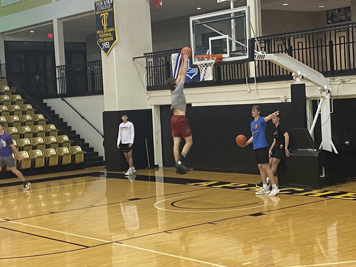 BrandonOSports's tweet photo. Out at Wagstaff Gymnasium for the West boys practice for the Azalea Orthopedics All-Star Basketball Games. https://t.co/HYYBO1haLC