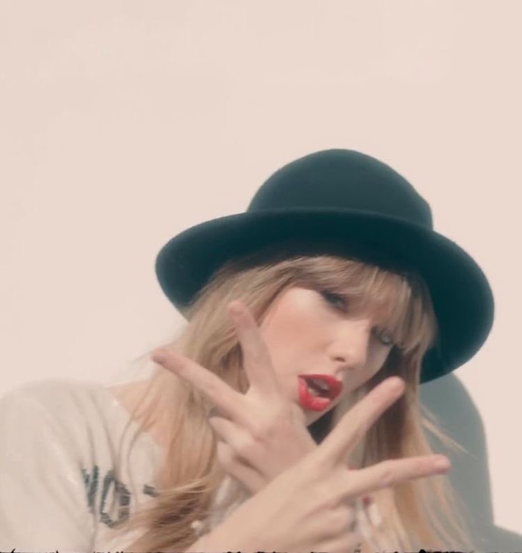 thestoryofscar's tweet photo. what's the first song that comes to mind when you think of red tv https://t.co/y6txp7Qd1b