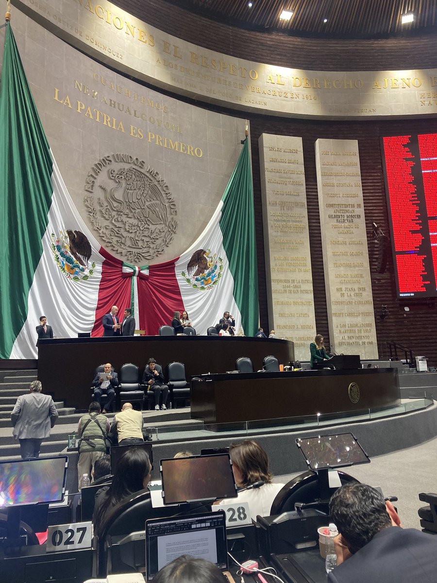 Mzavalagc's tweet photo. Ha sido aprobado 455 votos a favor el dictamen que se conoce como 3 de 3 contra la violencia. Se trata de la reforma a los arts 38 y 102 constitucional para que ni agresores sexuales, ni deudores alimentarios, ni violentadores puedan tener cargos en el servicio público. https://t.co/M65VPwoPqE