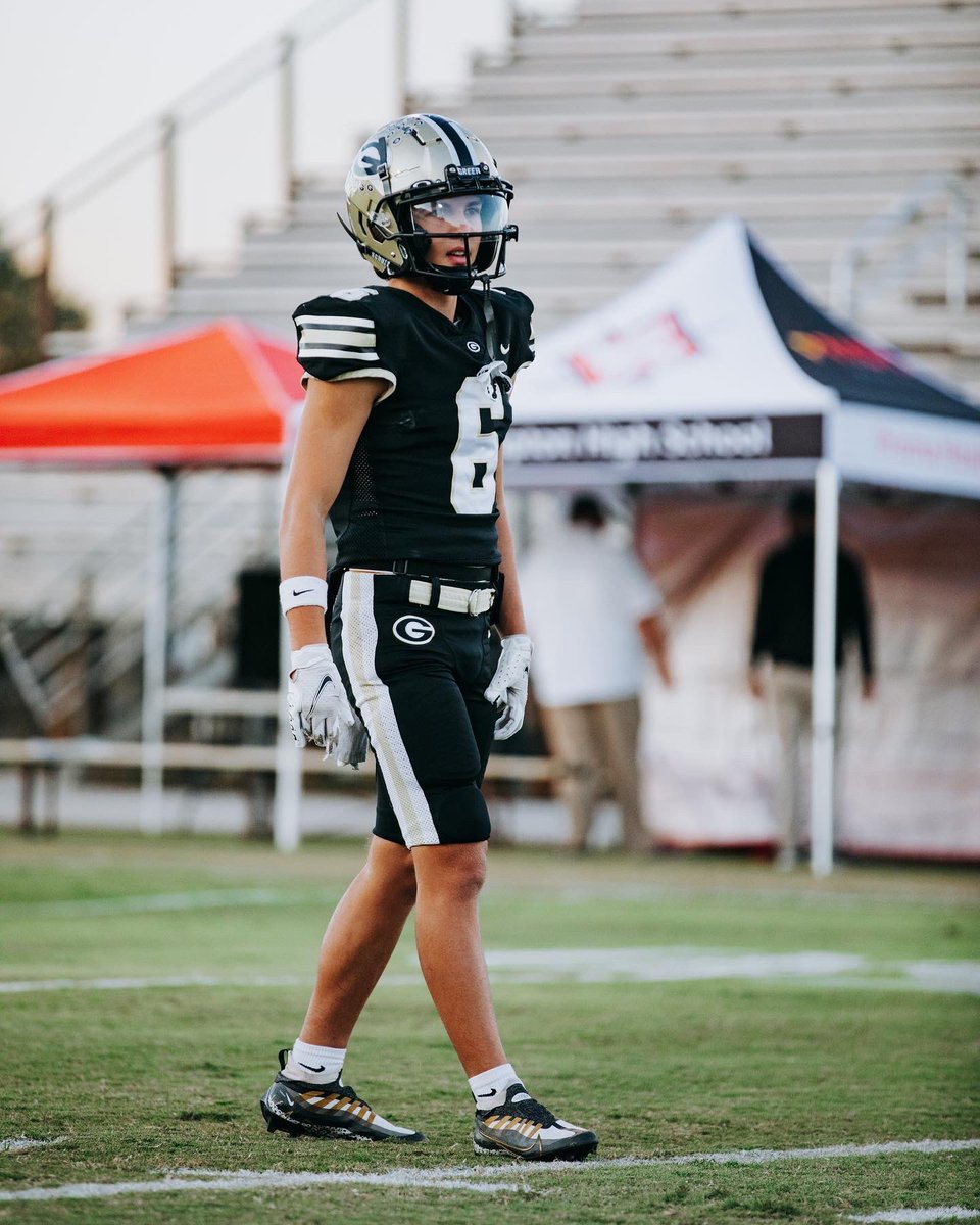 DigginsBrock's tweet image. Sophomore season highlights‼️⬇️ @GreerRecruits @twilkes13 @HighSchoolBlitz @phenompreps @Palmetto_Series 

hudl.com/v/2Jf3Dh