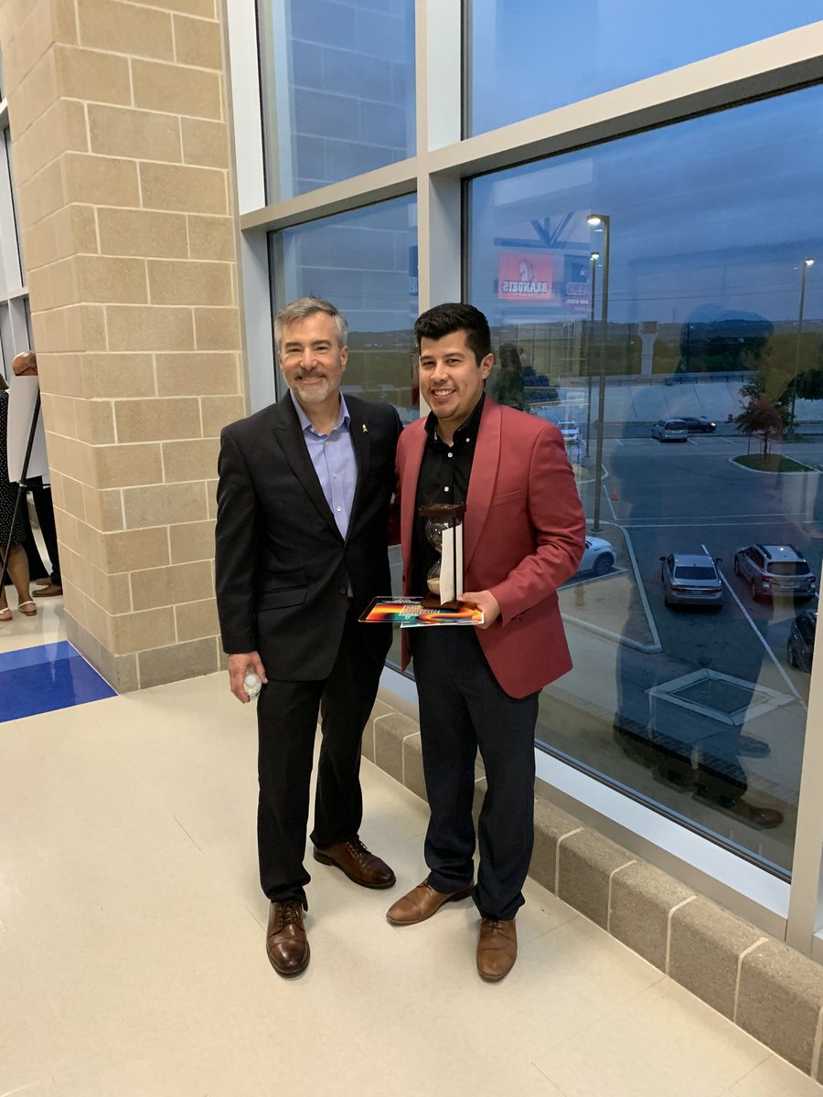 MonroeMayPE's tweet photo. Celebrating Joshua Briones tonight! New Teacher of the Year @NISDGarcia ! Proud of you Coach Briones! @NISDMay https://t.co/ziHcsZ3F8u