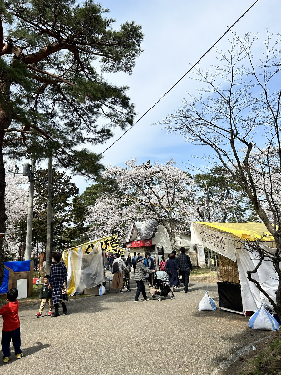 rcqgwc's tweet photo. 屋台だいぶ減ったな🌸 https://t.co/CGMXYg3evf