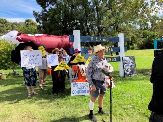 LockTheGate's tweet photo. Farmers and supporters have gathered outside the Toowoomba Agricultural Show and vowed to keep up the fight to protect groundwater and farmland from the devastating Acland coal mine.
 
The QLD government again gave the green light for the mine's water licence this week. https://t.co/UjwKBQLWyI