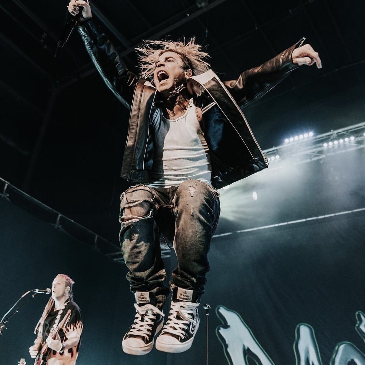 modsunbrasil's tweet photo. 📸 || Mod Sun no show do Texas, gente, simplesmente A R T E 

crédito: daphlens no ig 

#ModSQUAD #Movie https://t.co/6Jd3h38ujl