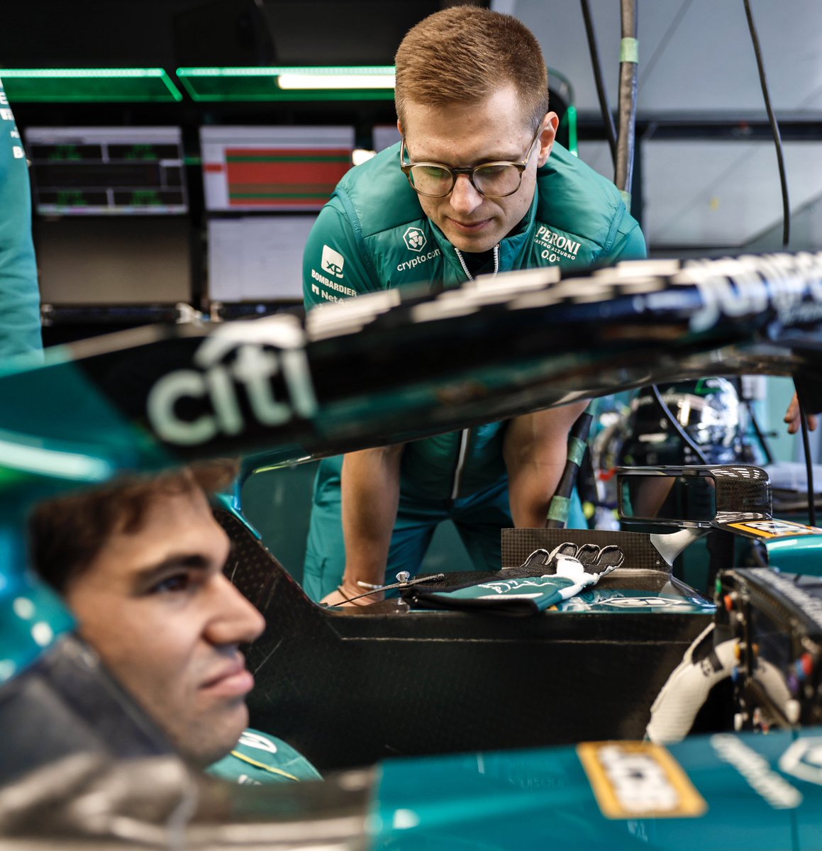 Spending practice with our Driver Trainers to learn about how they help Lance and Fernando to prepare for a race weekend down under, and coping with jet lag and travel fatigue. 

Insight from Lance’s trainer Henry 👇 coming up… 

#AusGP 🇦🇺