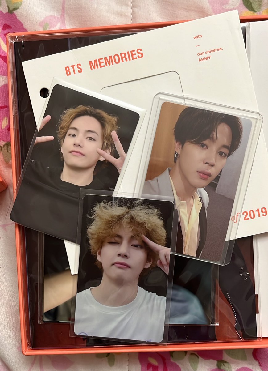peachlabph's tweet photo. interest check / ic wts lfb bts ph

> Jimin Memo19 BR (full inclu) 
- condi: 8/10
- 4000

> Taehyung Sowozoo BR and DVD PC 
- mint
- 1500 each 

SET: 7000php, 6500 PAYO

can tingi:) https://t.co/v3qaNTJiLp