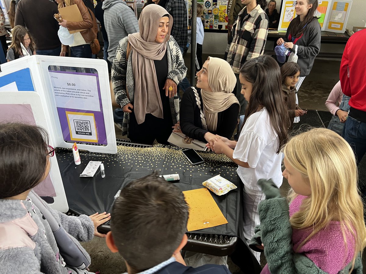 Fuerte Marketplace comes to life!  These kids were leading with their E tonight! ⁦<a href="/Fuerte_Falcons/">Fuerte Falcons</a>⁩ ⁦<a href="/CajonValleyUSD/">CajonValleyUSD</a>⁩ ⁦<a href="/CVWorldofWork/">World of Work™️</a>⁩ #BeMoreFuerte