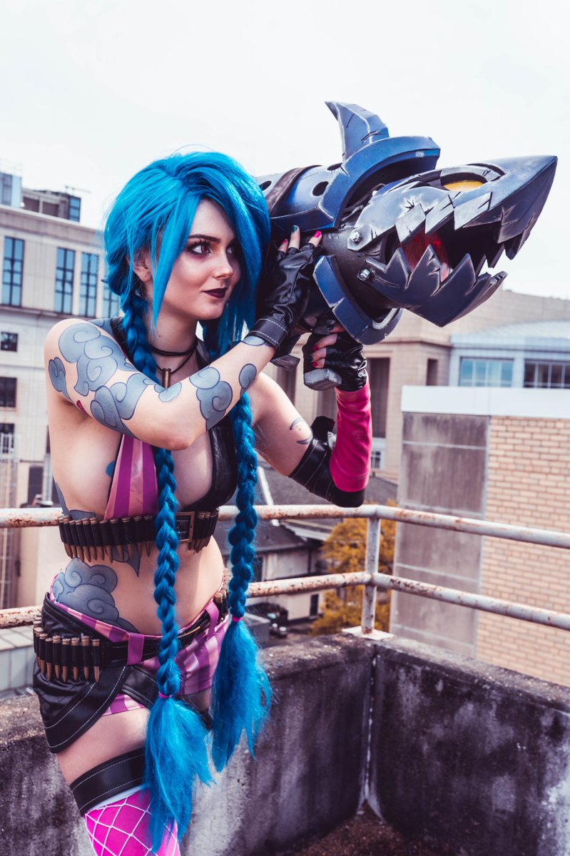 shir0gami's tweet photo. consider yourself… jinxed 💥💙

📸: @ withanhmedia (ig)
character: jinx from League of Legends https://t.co/J7tGX3LanW