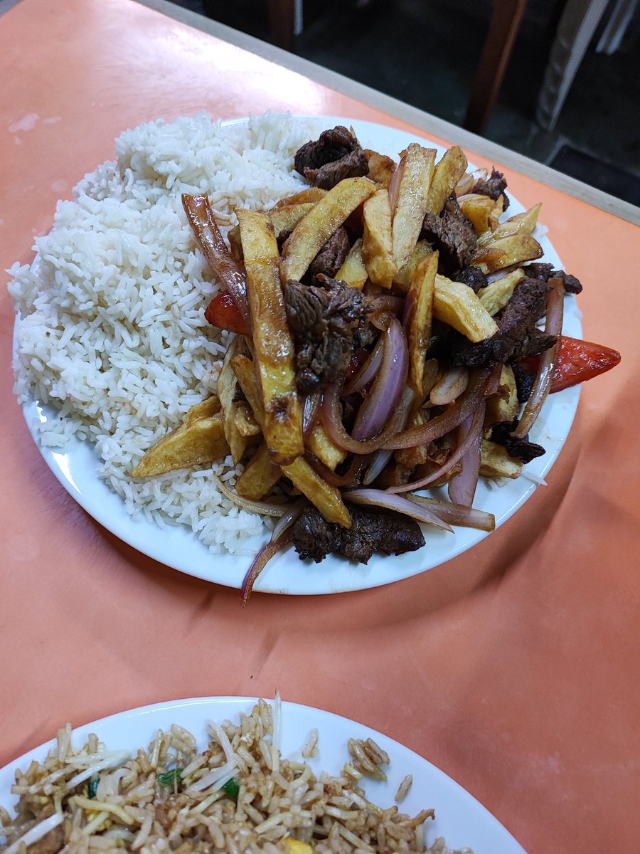 eabusad's tweet photo. El Bigote. En Santa Luzmila, Comas. Solo para bravos. 😋 https://t.co/V5vzMnVQ1r