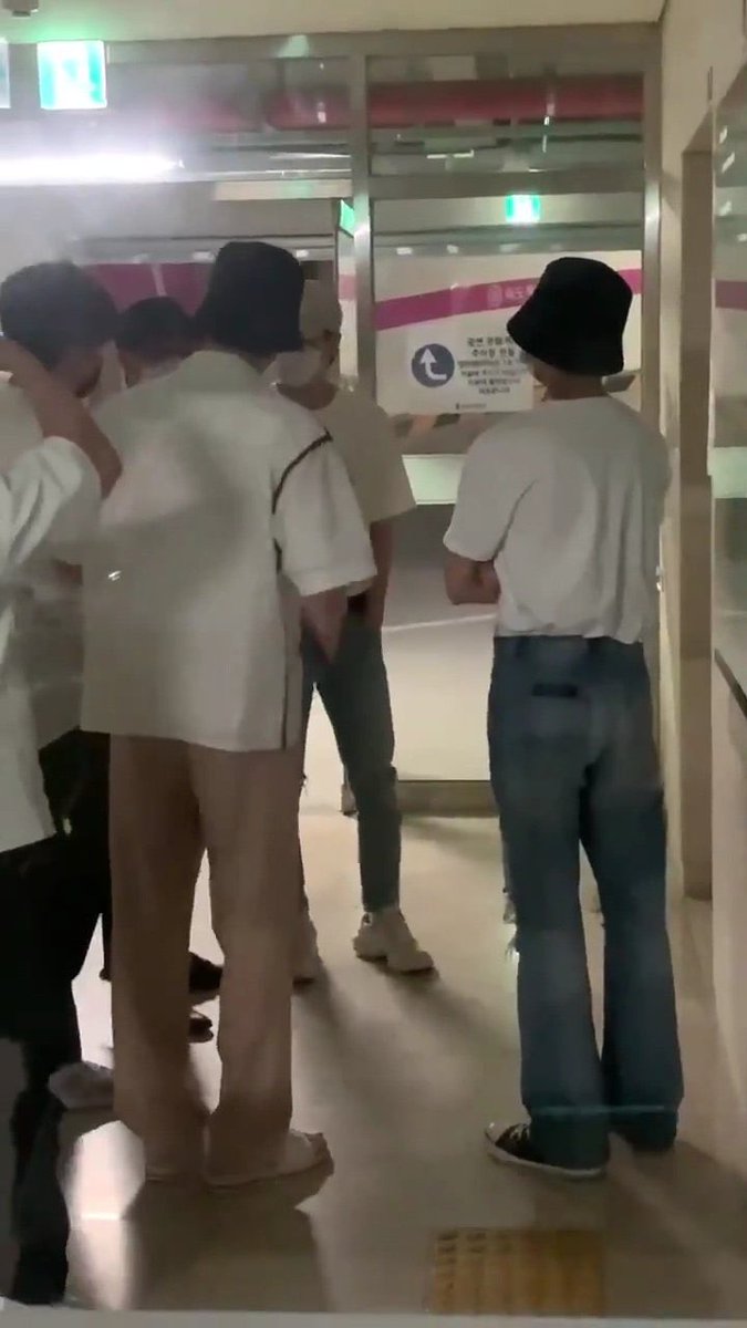 정력없는금요일오전 죽은눈으로 있다가
알티하나로 벌떡 일어나다