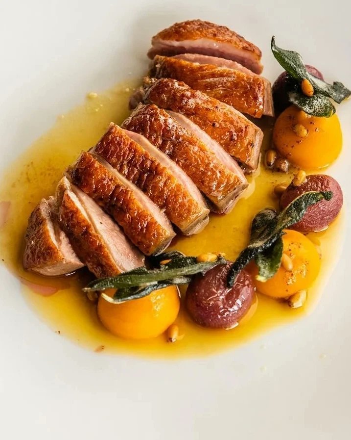 theRealRatPack's tweet image. Just another lazy Friday arvo.
River walk, poolside bar, amazing lunch, now the games begin🥂🥂🎉
Posted on Instagram Mij_of_rats 
Gettr @MijWDorian
#letsguide
@googlelocalguides #Level8
#facxual_events 
#ResearchAndTravelServices
#keeping_it_unreal