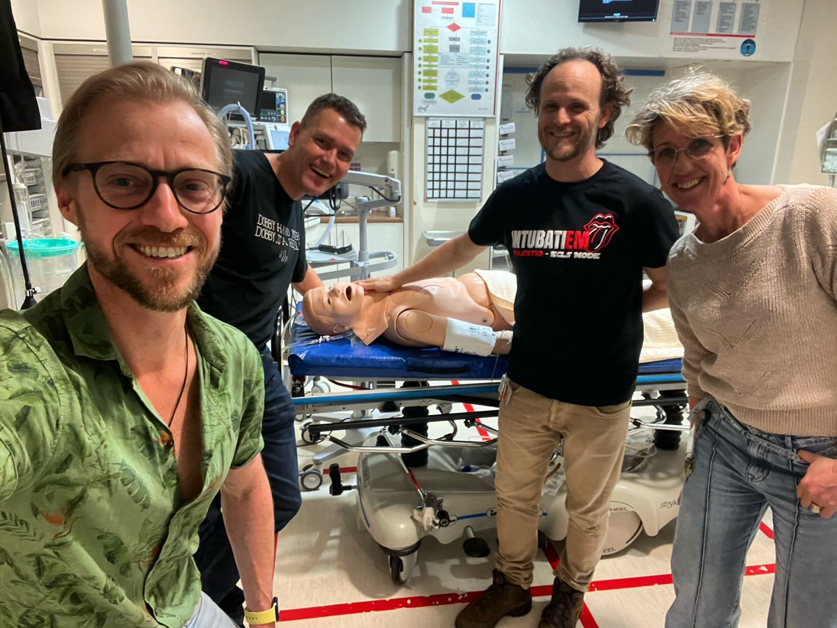 The #RSI-train-the-trainer-course faculty for Dutch Emergency Physicians (SEH-artsen)🙌! #OLVG
<a href="/GomorraDoc/">Sean Scott</a> @Geijsel <a href="/EMTelemark/">harry achterberg</a>