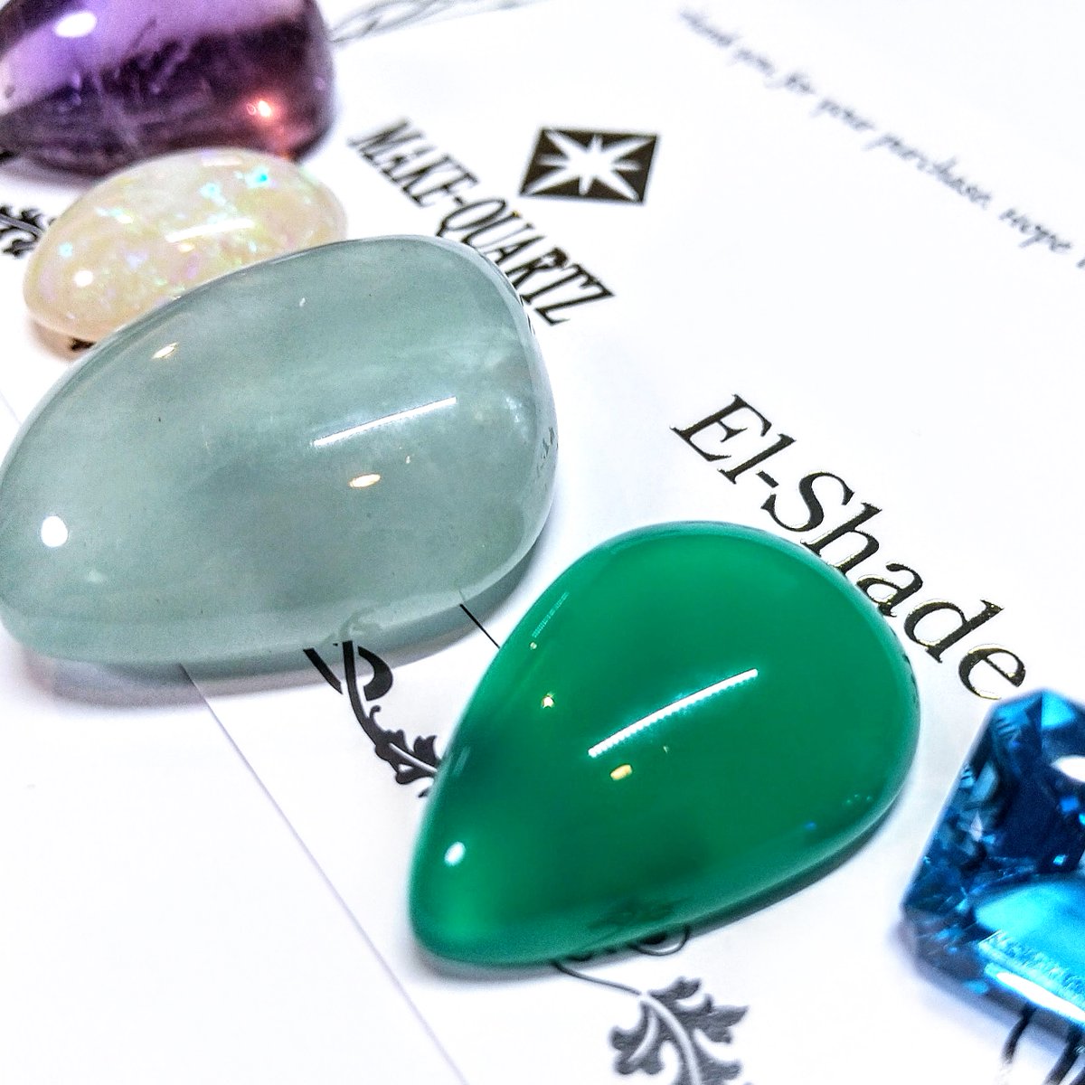 🎉新年度プレゼント企画🎉
当ツイートをRT＆フォローしていただいた方から抽選で1名様にお好きなルースを1つプレゼント！裸石かアクセ加工しお届けします✨左から

①アメトリン雫 
②オパール
③水色カルセドニー
④グリーンオニキス雫 
⑤ブルートパーズ

当選発表は4月13日におこないます！