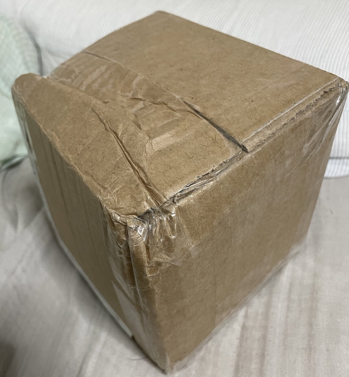 yrpk_car's tweet image. 国際荷物って感じだ