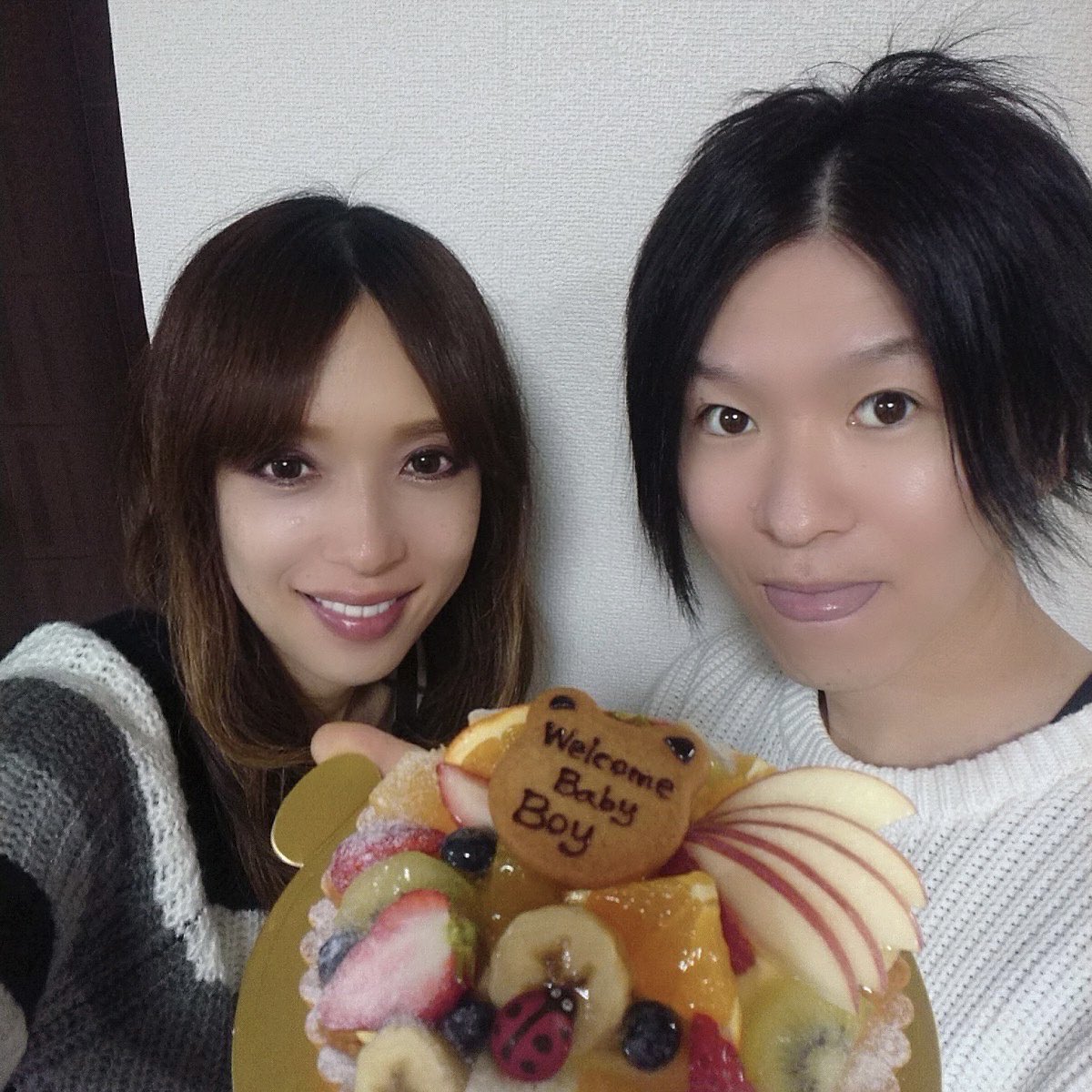 whitefalconyuk's tweet photo. 🎂2022.02.18 (土)🎂

今度こそ性別がわかり♂

記念にケーキでお祝い👶🎂💫

無事に安定期に入りました✨

予定日は4/21です👶💫

元気な赤ちゃんが産まれますように💫

#小さなおやつ屋Atitch
#小さなおやつ屋アティッチ
#Atitch  #アティッチ
#WelcomeBaby
#元気な赤ちゃんが産まれますように https://t.co/g7kpvthNgf