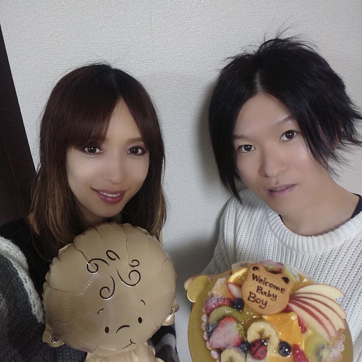 whitefalconyuk's tweet photo. 🎂2022.02.18 (土)🎂

今度こそ性別がわかり♂

記念にケーキでお祝い👶🎂💫

無事に安定期に入りました✨

予定日は4/21です👶💫

元気な赤ちゃんが産まれますように💫

#小さなおやつ屋Atitch
#小さなおやつ屋アティッチ
#Atitch  #アティッチ
#WelcomeBaby
#元気な赤ちゃんが産まれますように https://t.co/g7kpvthNgf