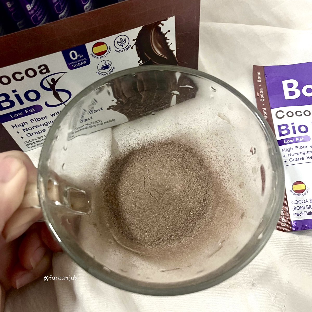 fareanjub's tweet photo. ใครที่ชอบหวานแต่กลัวอ้วนเค้าแนะนำ Bomi Cocoa Bio S เลยตัวนี้เค้าไม่มีน้ำตาลและคอเลสเตอรอล แถมยังช่วยบล็อกแป้ง บล็อกไขมัน ได้อี๊กกก ที่เราชอบเลยคือมีพรีไบโอติกส์ไฟเบอร์ช่วยเรื่องขับถ่าย คือสารอาหารครบ แถมยังอร่อยด้วยอะ เริ่ดด🥰 #อร่อยบอกต่อ #ไว้รีวิวห้ามขายของโว้ยย #ของดีบอกต่อ https://t.co/bjKsdiV6pT