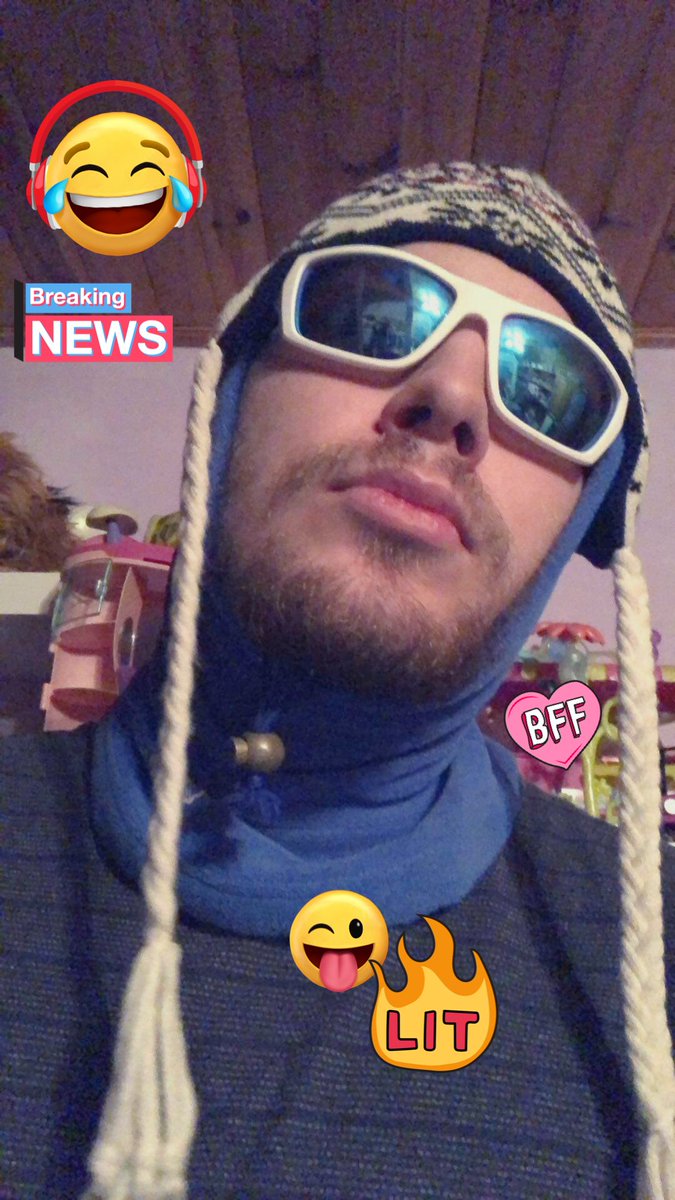 ci_lius's tweet photo. Dnes jsem se trošičku odvázal a změnil svou imič! 😤🤙#selfportrait #SelfCareFriday #happybd #feeling_joy #newdaynewme #tichávodabřehymele #tutorial #undertheweather https://t.co/4ACKIhqMzO