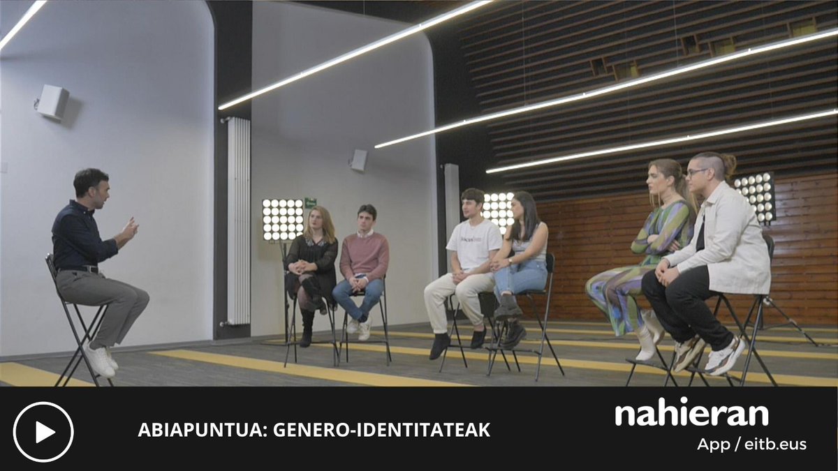euskaltelebista's tweet photo. 📺 Genero-identitateen inguruko hausnarketa egin zuten atzoko "Abiapuntua" saioan. Ikusi osorik saioa #EITBNAHIERAN en!!

#etb1 #abiapuntuaETB 

https://t.co/Gn8DoZJGlO https://t.co/re8AG12olD