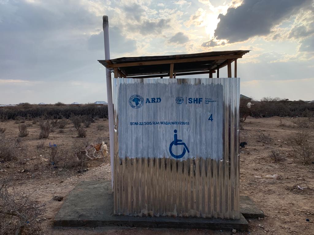 ardfeeds's tweet photo. ARD in partnership with #SHF constructed disability friendly latrines in the IDP camps of #Wajid district of #Bakool region. The latrines will improve access and bring relief to the most vulnerable #IDPs with disabilities. 

Thanks to @shf_somalia for the support. https://t.co/6WtHGRs6DU
