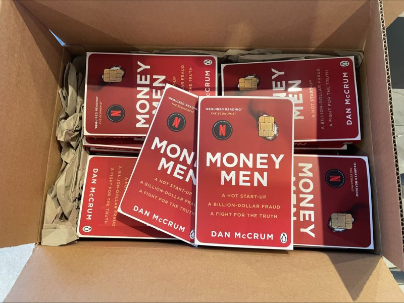 FD's tweet photo. Paperbacks!!
First sight of these beauties. Handy red Money Men arriving May 4, order now
https://t.co/tU0gnAPqiR https://t.co/wHb3dIlYxI