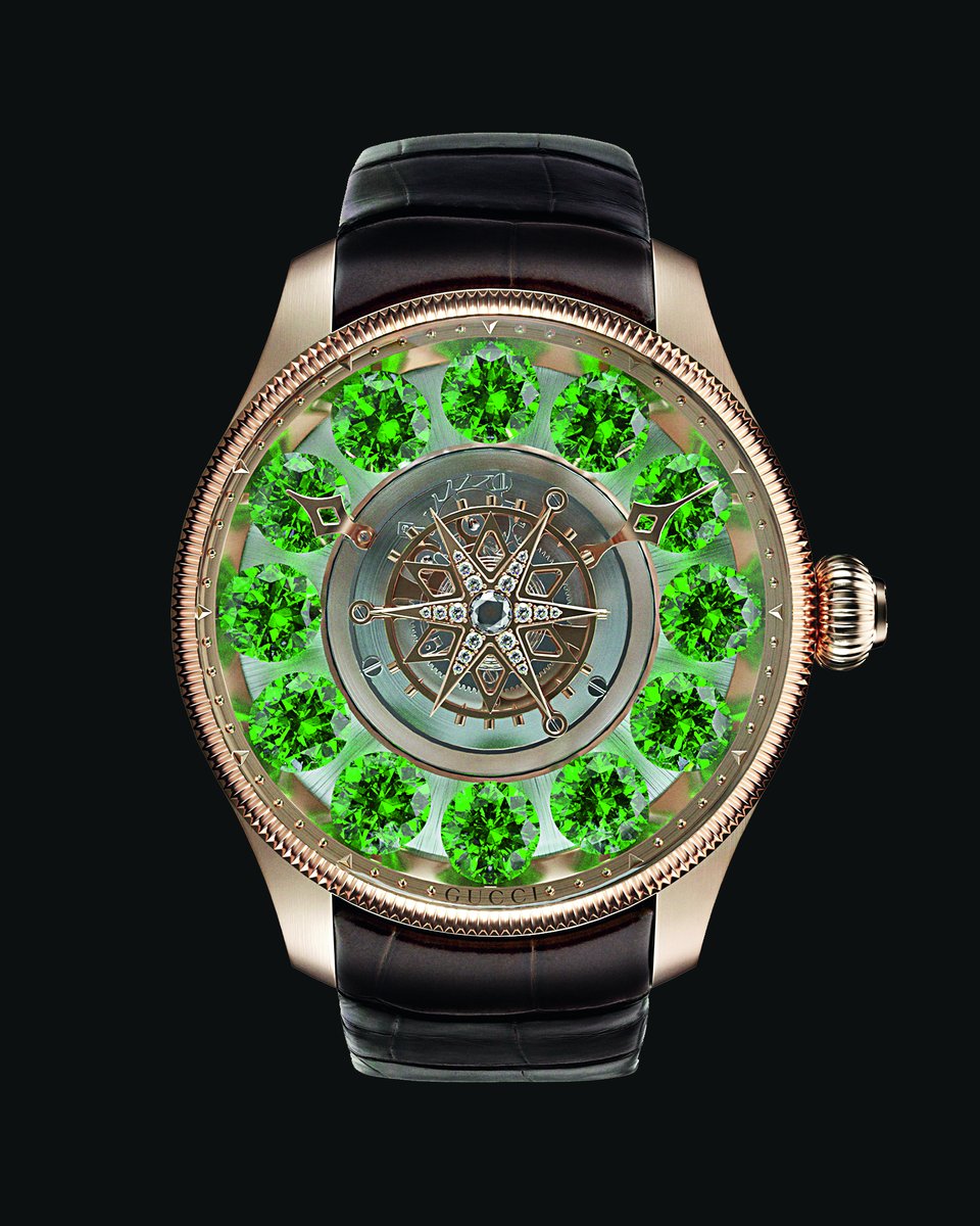 gucci_jp's tweet photo. ジュネーブにて発表された #GucciHighWatchmaking 〔G-タイムレス〕プラネタリウム。ダンシングアワー フライングトゥール ビヨンを搭載し、12石のプレシャスストーンが9秒で1回転、ダイアル全体は90秒で1回転し、リューズでオン/オフを切り替えられます。
https://t.co/qE29zvuTqM
#GucciTimepieces https://t.co/ud7VV46ST9