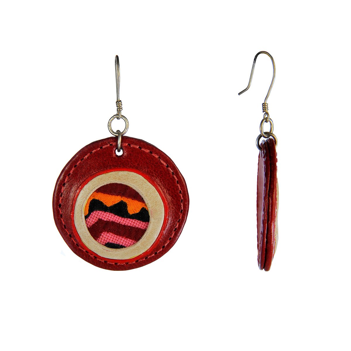 ColorLatinoJ's tweet image. 40% OFF and FREE shipping in all our genuine leather one of a kind earrings etsy.me/417sF9x #circleearrings #leatherearrings #genuineleatherjewelry #redearrings #embroideryjewely #discearrings #colourfulearrings #handmadeearrings #colorlatinojewelry @etsy