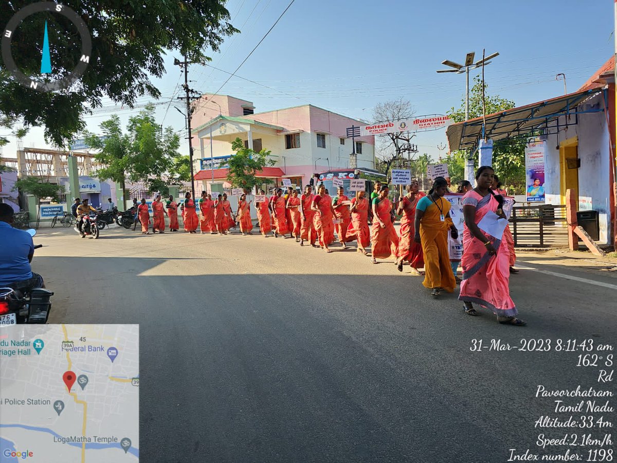 MunicipSurandai's tweet photo. தூய்மை திருவிழா -Swachh TSAV தூய்மையை வழி நடத்தும் பெண்களுக்கான விருது 2023, டெங்கு ஒழிப்பு பணியாளர்களைக் கொண்டு தூய்மைக்கான உறுதிமொழி எடுக்கப்பட்டு பின்னர் பஸ் ஸ்டாண்ட் மெயின் ரோட்டில் தூய்மை பேரணி நடைபெற்றது.
#ZeroWaste #SaytonoPlastic
@SbmRdmaNellai https://t.co/LQhJn3hBw4