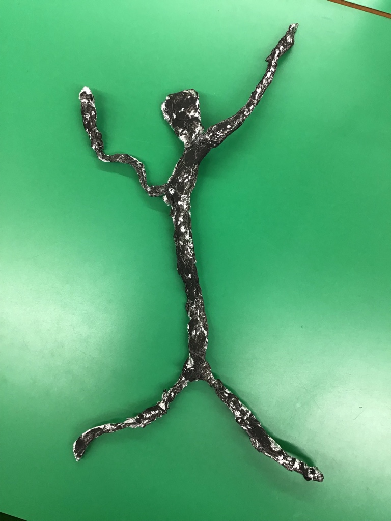 AttenboroughSc1's tweet photo. Our Year 3 &amp; 4 learners have been looking at 3D form and were inspired by Swiss sculptor, Giacommeti ; they created their own amazing sculptures using wire and foil, then painted over them.  #creativity#attenboroughartists https://t.co/T9sBJRKAHc