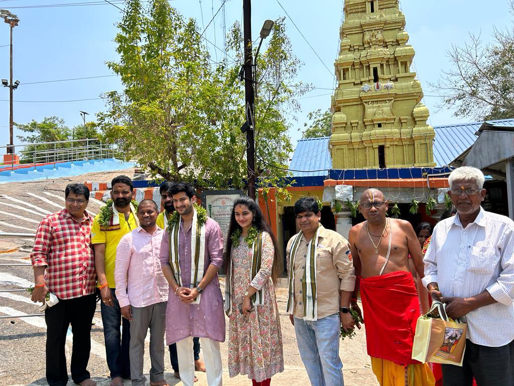 RohitBehal77's tweet photo. Seeking blessings on Ram Navami for Love You Ram film. 
With the team https://t.co/e0RFqSMdHc