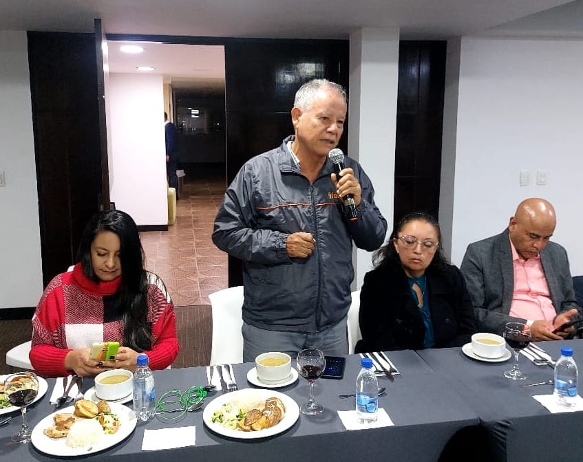 FUERZAMAG23's tweet photo. Encuentro nacional de convergencia en apoyo a la Candidata CUT---NACIONAL : Rosalba Gómez....Colectivo FUERZA MAGISTERIAL TOLIMA ... Presente..!!!!🙌🎉 https://t.co/cyEsKMA4kU
