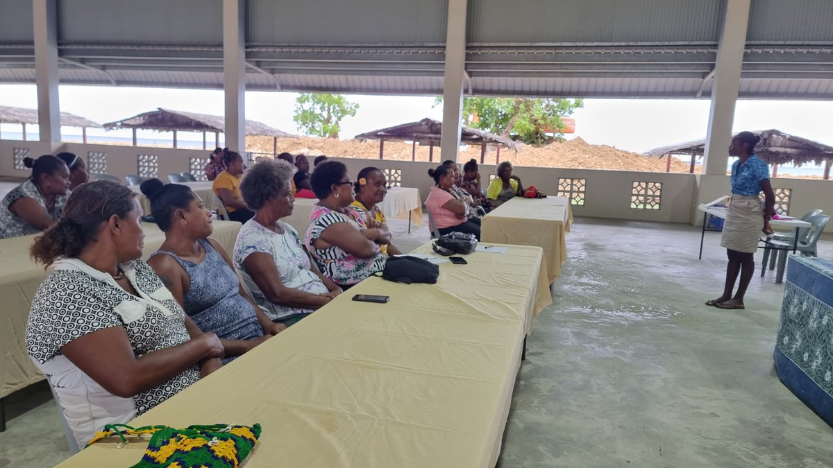 UNDP_Pacific's tweet photo. The #M4C project supported ANZ Bank for Money Minded training of 30 market vendors from Honiara's central market of which 27 were ♀️ demonstrating #Gender equality, economic empowerment of #women market vendors &amp; capacity building training for market vendors in 🇸🇧. #SDG5 https://t.co/ExWov7rhsz