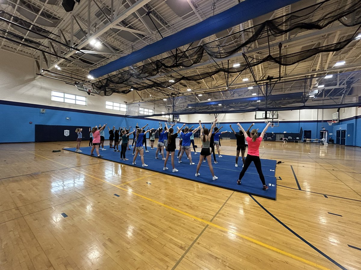 EastBballCheer's tweet photo. What a fun 3 days of Lancer Cheerleading!! We loved having our junior Lancers with us the last couple days learning sidelines, a timeout cheer, a dance and working on jumps, tumbling, and stunting! 
We are very excited for the future of East cheerleading! 📣📣📣 https://t.co/6mf3tx42Xu