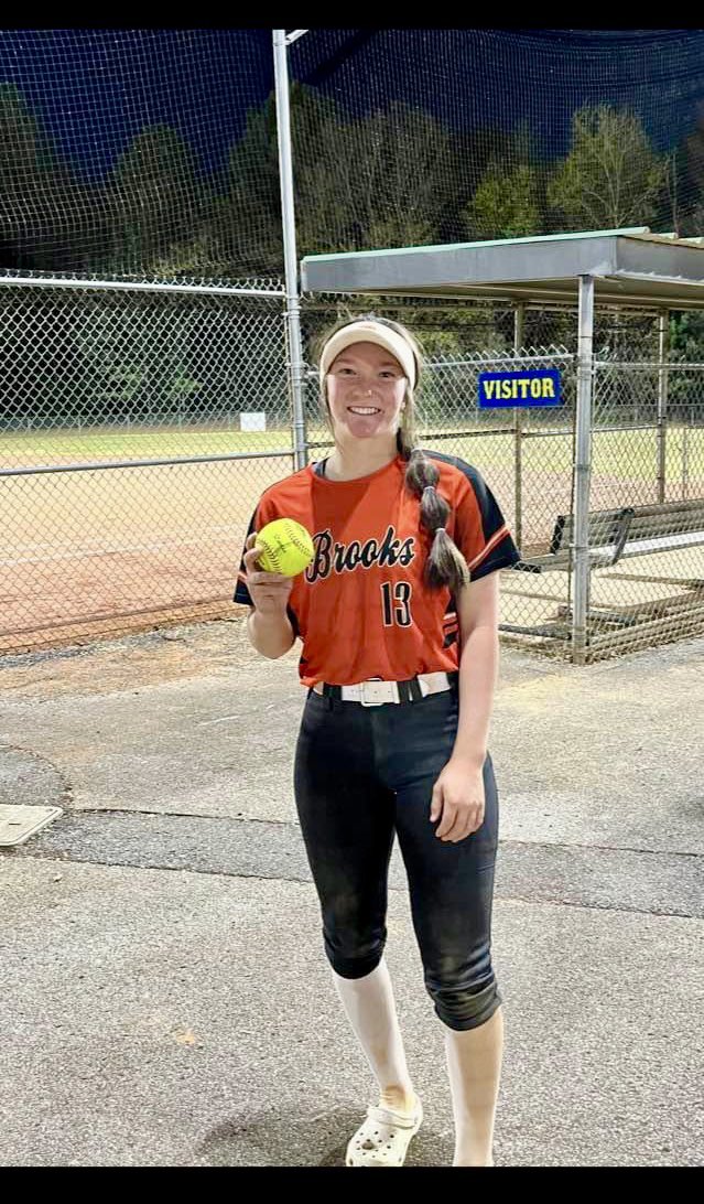 MorelandKarley's tweet photo. Hit #9 and 3rd grand slam for the season tonight against Sparkman. @TMojo2025 @brooks_softball @Acozart44 @hgshollenberger @carsonowens12 @CassadyKimball @gillespie_jeff @UKCoachLawson @KarenWeekly @CoachJMcginnis https://t.co/lF6RtdVKtd