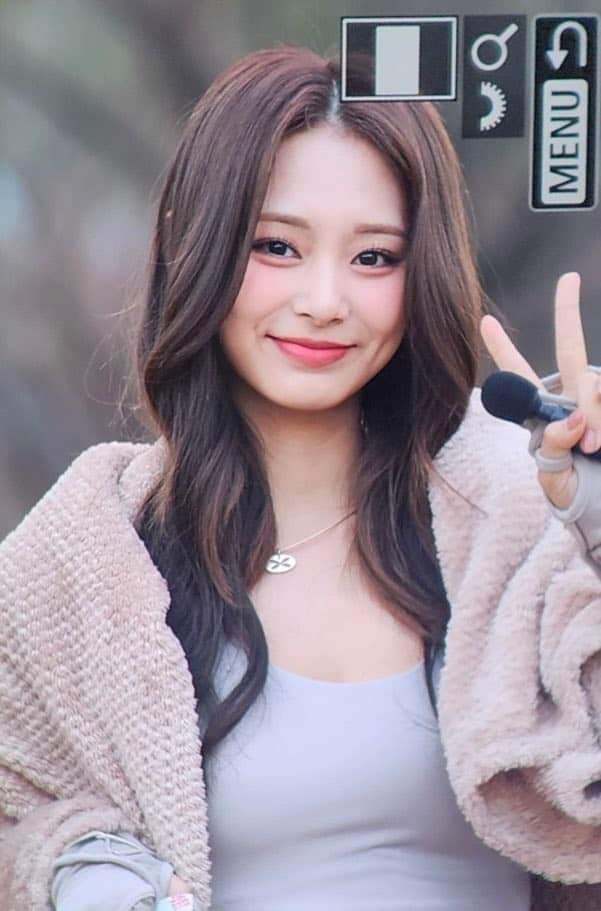 choutzuyujpg's tweet photo. sunshine <3 https://t.co/MqKh7DnBUa