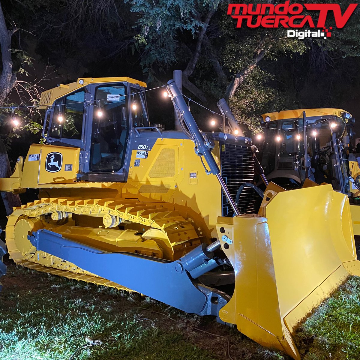 mundotuercaperu's tweet photo. 🤩💪🏼Ipesa presenta la gama completa de Excavadoras y Cargadores frontales John Deere entre ellos los modelos 210GLC, 250GLC y 350GLC los cuales complementan su portafolio de excavadoras.
#ipesa #JhonDeere https://t.co/MWrRMrEK2r