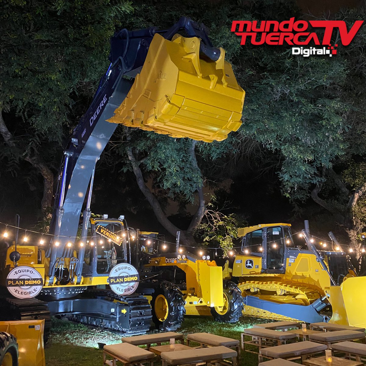 mundotuercaperu's tweet photo. 🤩💪🏼Ipesa presenta la gama completa de Excavadoras y Cargadores frontales John Deere entre ellos los modelos 210GLC, 250GLC y 350GLC los cuales complementan su portafolio de excavadoras.
#ipesa #JhonDeere https://t.co/MWrRMrEK2r