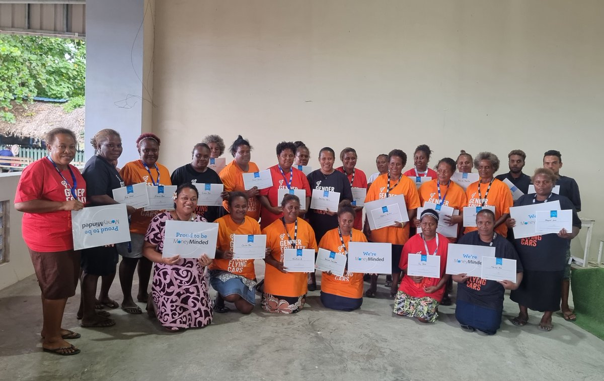 UNDP_Pacific's tweet photo. The #M4C project supported ANZ Bank for Money Minded training of 30 market vendors from Honiara's central market of which 27 were ♀️ demonstrating #Gender equality, economic empowerment of #women market vendors &amp; capacity building training for market vendors in 🇸🇧. #SDG5 https://t.co/ExWov7rhsz