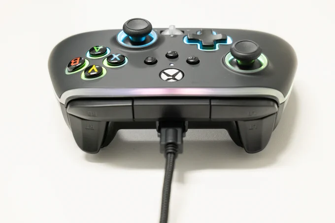 最高の操作感に多彩なイルミネーション!ゲーマーなら持っておくべきコントローラー「PowerA スペクトラ インフィニティ エンハンスド 有線 コントローラー」の実用性とカッコよさを兼ね備えた機能を紹介【PR】なんと10名様にをプレゼントする特別企画も! 