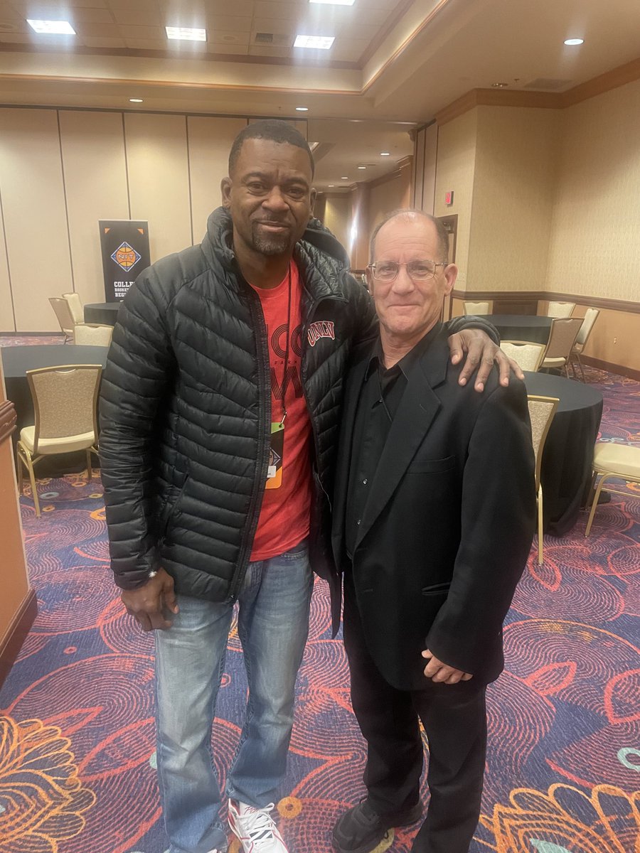 thatsamatch's tweet photo. Terrific to see the great Anderson Hunt tonight at the NIT championship game at the Orleans Arena #FinalFourMVP ⭐️🏀⭐️ @TheRunninRebels https://t.co/G6a9zg83Ry