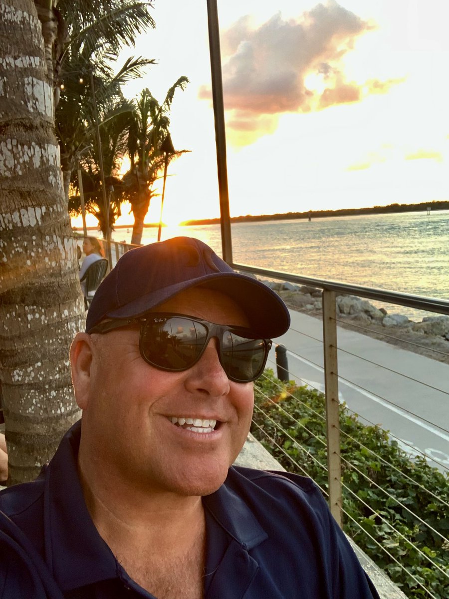 Guy_Theriault's tweet photo. A perfect night by the water enjoying the #sunset and live music at the #SquareGrouper #TikiBar on Hutchinson Island @VISITFLORIDA https://t.co/A9T7vGBQvc