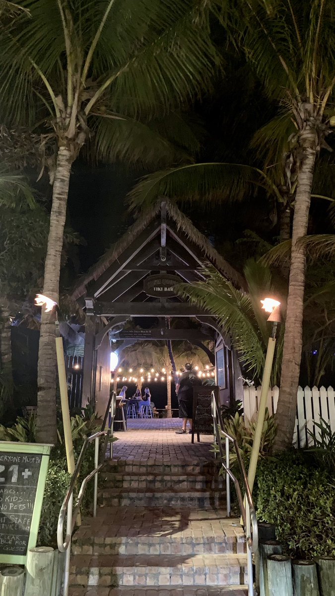 Guy_Theriault's tweet photo. A perfect night by the water enjoying the #sunset and live music at the #SquareGrouper #TikiBar on Hutchinson Island @VISITFLORIDA https://t.co/A9T7vGBQvc