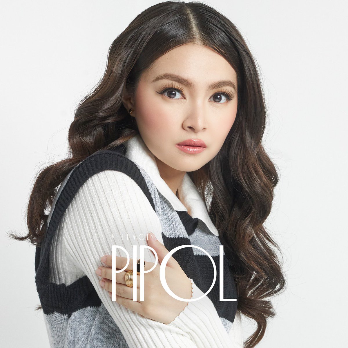 FiLayBarDa1531's tweet photo. Georgeous 💗

#BarbieForteza 
 #VPCoverBarbieForteza https://t.co/8RmKtY2u6i