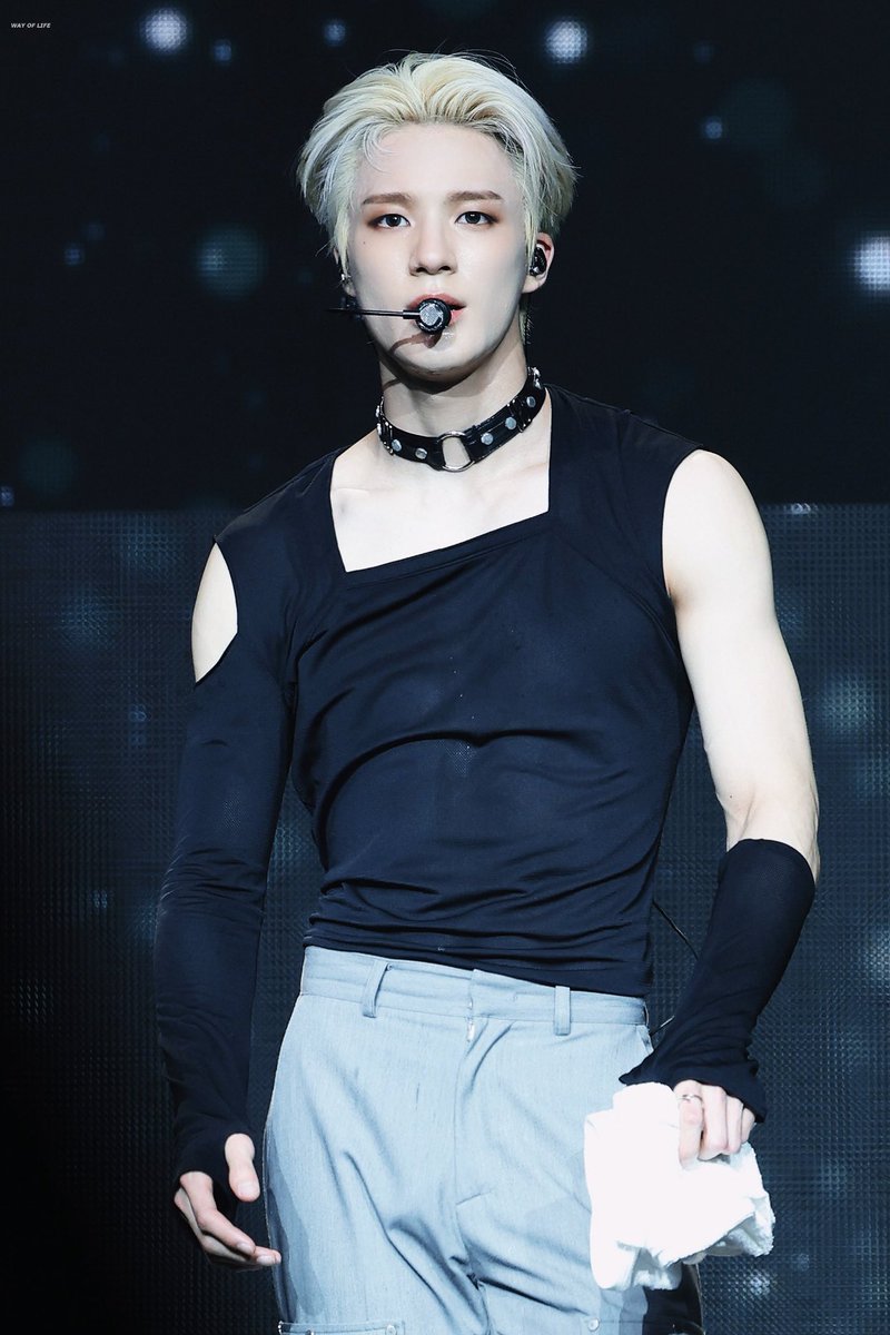 Mayysee88's tweet photo. ใจสั่นกับเจโน่ผมบลอนด์มาก พี่ฝรั่งมาก 😳😳 

.#JENO #JENOBLONDE https://t.co/4xD4dZDctZ