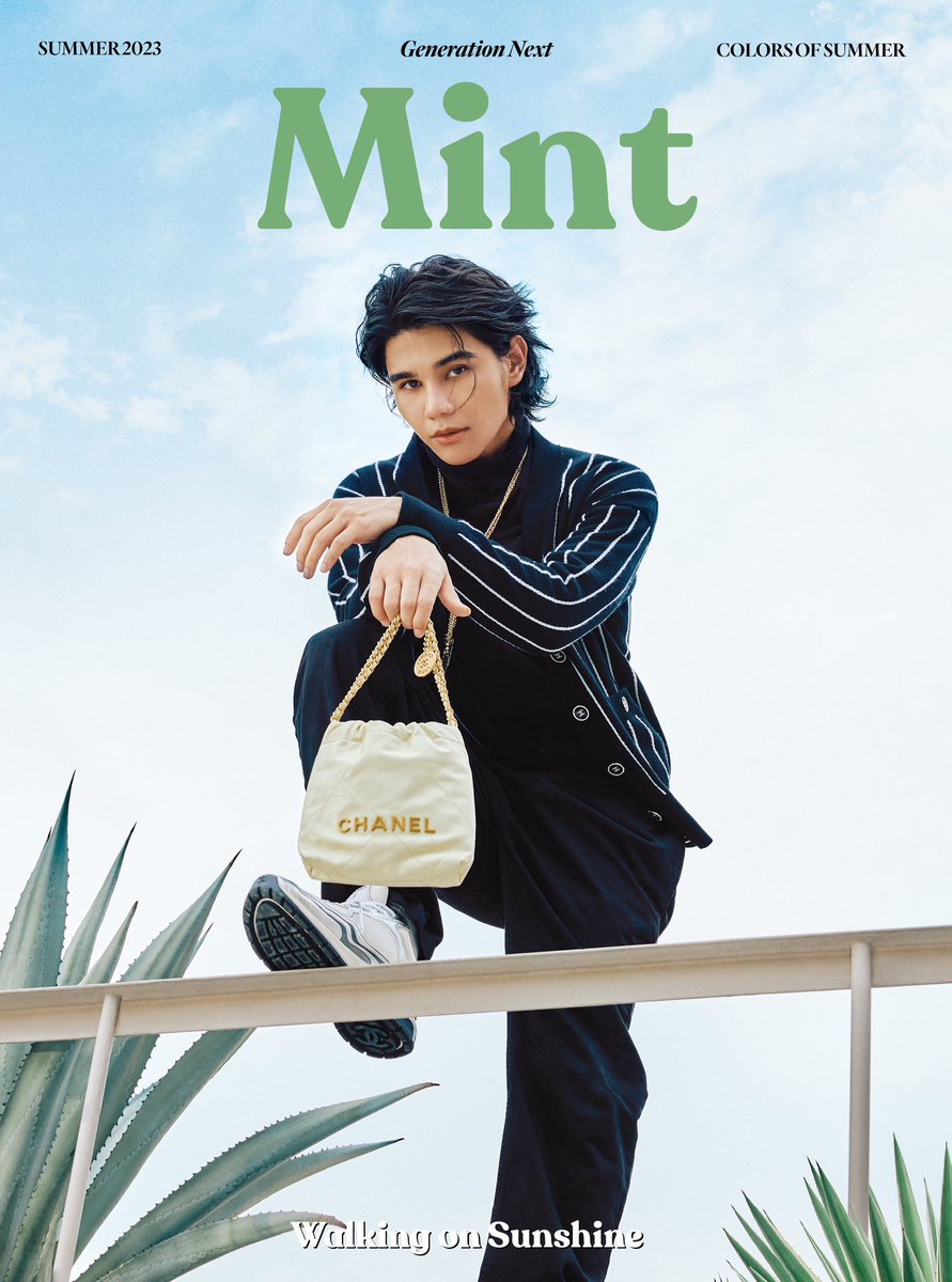 mintmag_th's tweet photo. 💥จัดมาอีก! เผยอีกปกของ #MintVol15 ฉบับใหม่ #JeffSatur ฉายเดี่ยวความหล่อเท่แบบเต็มสตรีม เสิร์ฟให้แฟนคลับของคุณวันเสาร์โดยเฉพาะ จัดเต็มภาพแฟชั่นเซ็ตในเล่ม พร้อมกับไอเท็มกระเป๋าใหม่จาก #CHANEL22 กับเหล่าแก๊งนางแบบทั้ง 4 💚

#CHANEL
#JeffSaturXMintMagTH 
#MintMagTH https://t.co/6qmOlIe35h