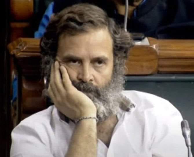 indianraniji's tweet photo. “सर मुँड़ाते ही ओले पड़ना” 
मैंने सुना था ..!!
मगर “दाढ़ी मुँड़ाते ही सदस्यता जाना” ये पहली बार देखा ..🤣🤣 https://t.co/MZeTaUXkXb