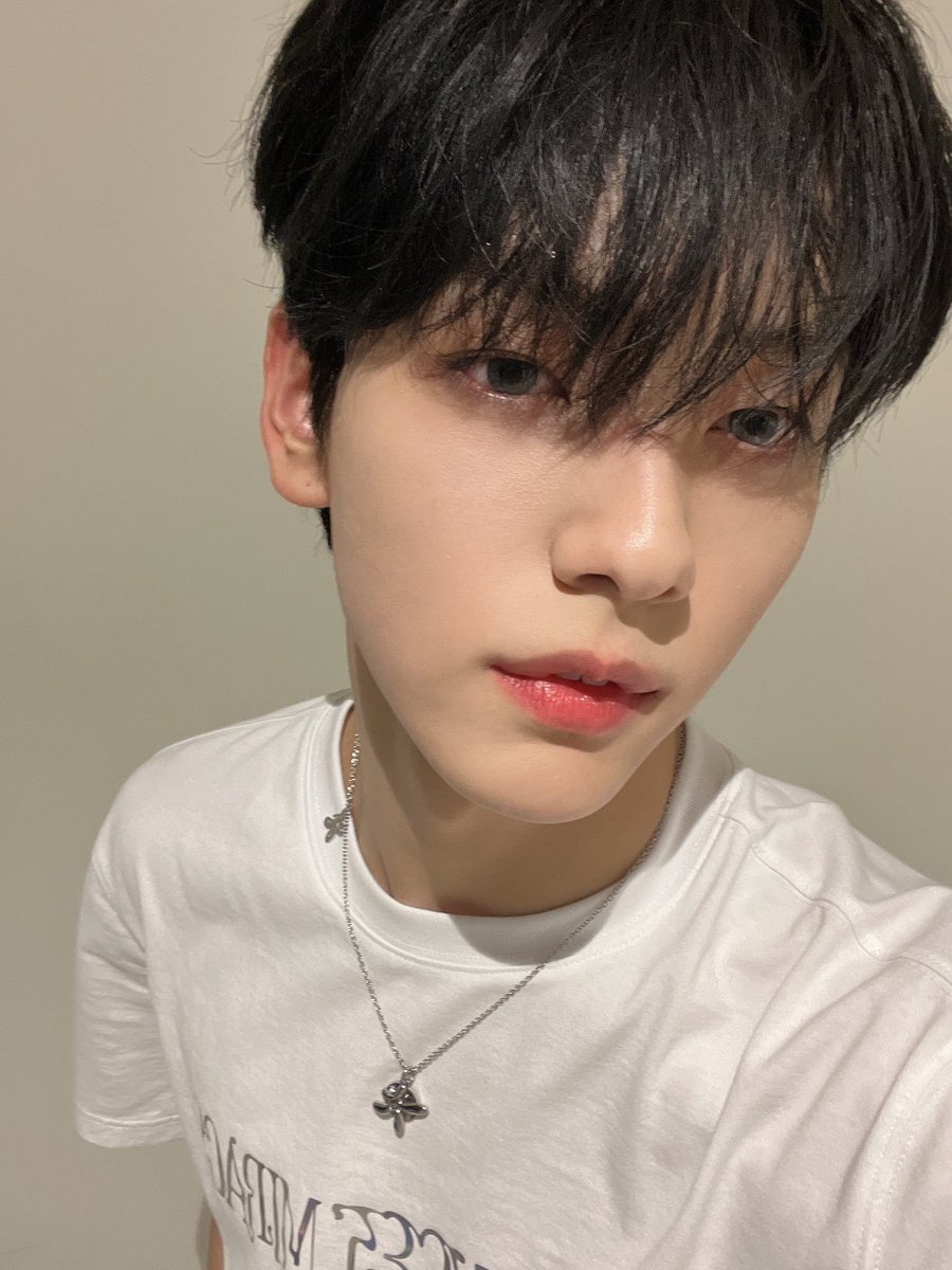 -rl Ganti rambut jadi hitam, yay or nay? Btw kalian suka rambut blonde atau hitam?