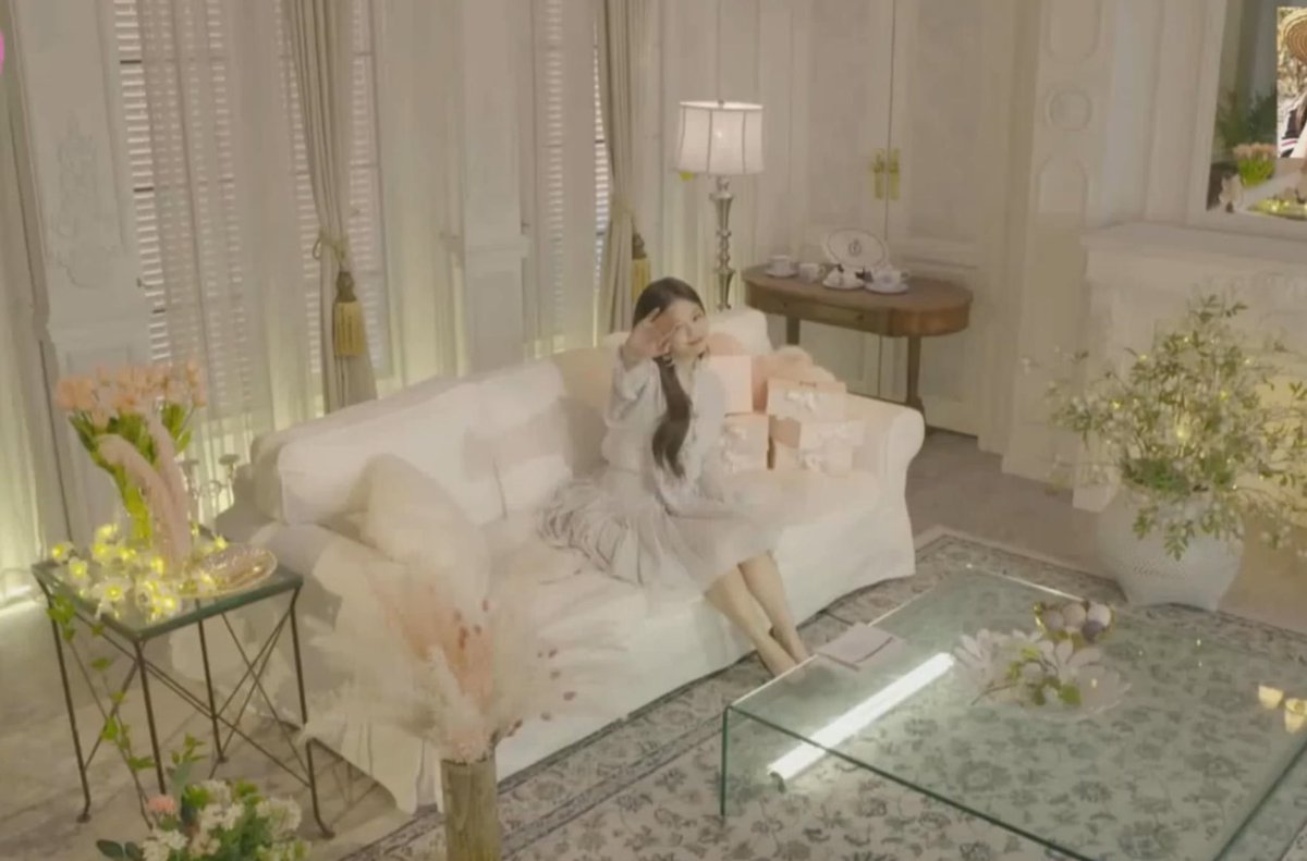 dmariaaa08's tweet photo. 4/4 🥺💗 SO PROUD OF OUR GIRLS      ME BY JISOO D-DAY
#MEetingJISOOToday
#FLOWER #JISOO @BLACKPINK https://t.co/eQMe9r6q4l