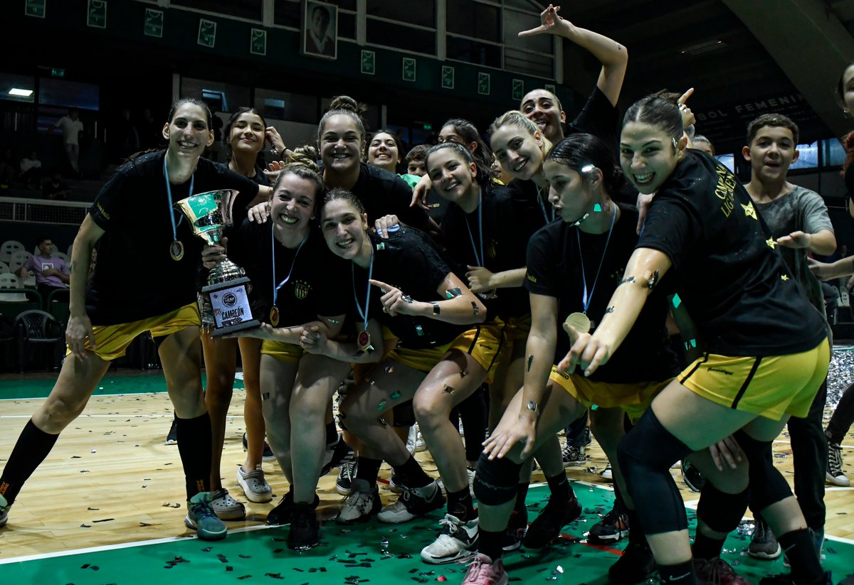 🎉 Unas que están acostumbradas a festejar ☝️🏻

¡Salud, campeonas! <a href="/CDBerazateguiBF/">Berazategui Basquet Femenino</a> 🏆